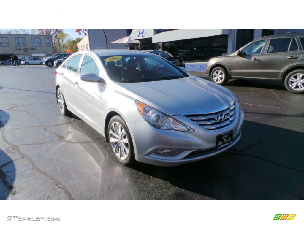 2011 Sonata SE - Radiant Silver / Gray photo #3