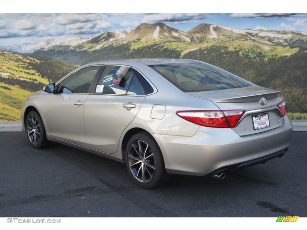 2015 Camry XSE V6 - Creme Brulee Mica / Black photo #3