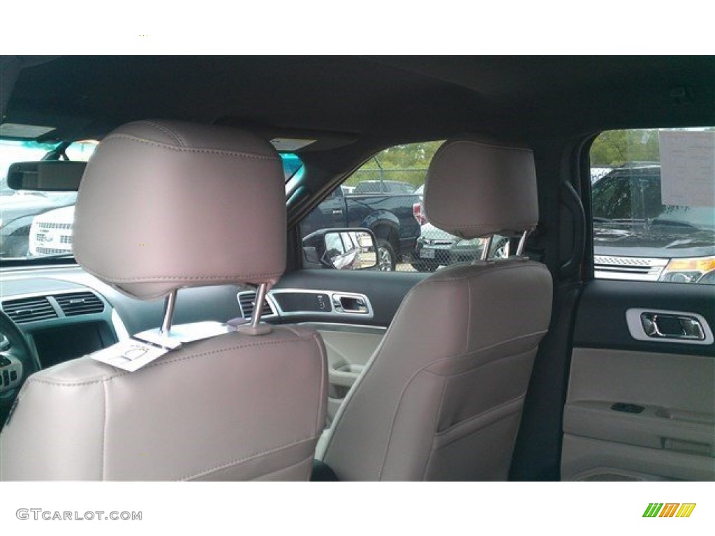 2015 Explorer XLT - Ruby Red / Medium Light Stone photo #18