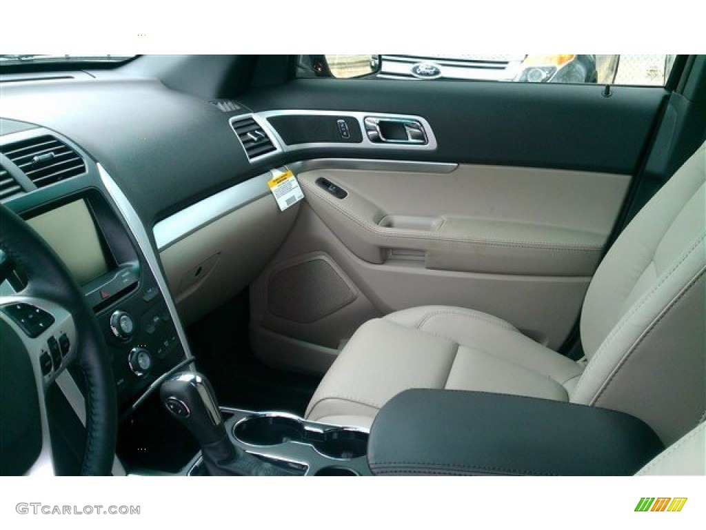 2015 Explorer XLT - Ruby Red / Medium Light Stone photo #24