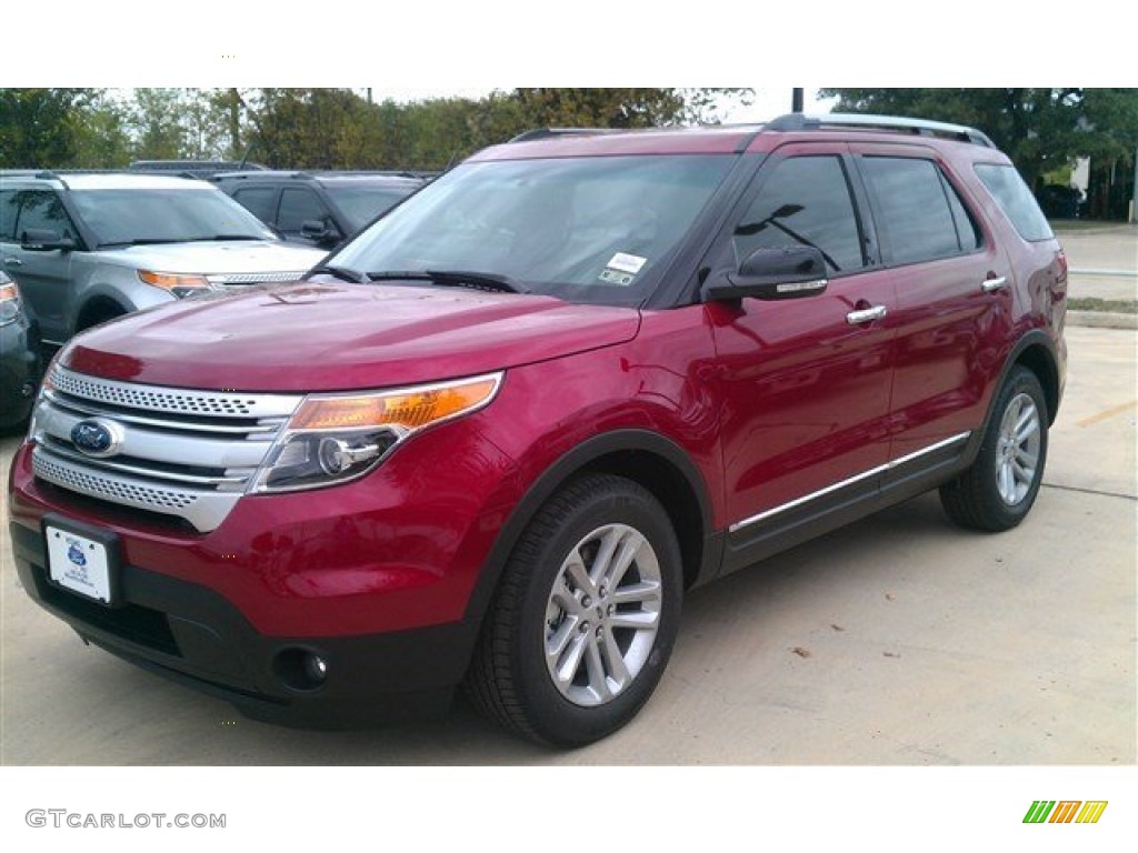 2015 Explorer XLT - Ruby Red / Medium Light Stone photo #37