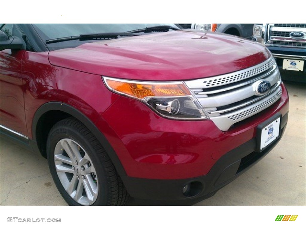 2015 Explorer XLT - Ruby Red / Medium Light Stone photo #42