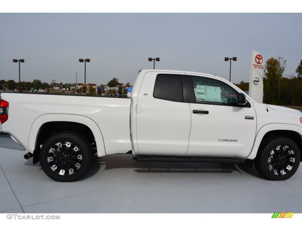 2015 Tundra SR5 Double Cab 4x4 - Super White / Sand Beige photo #2