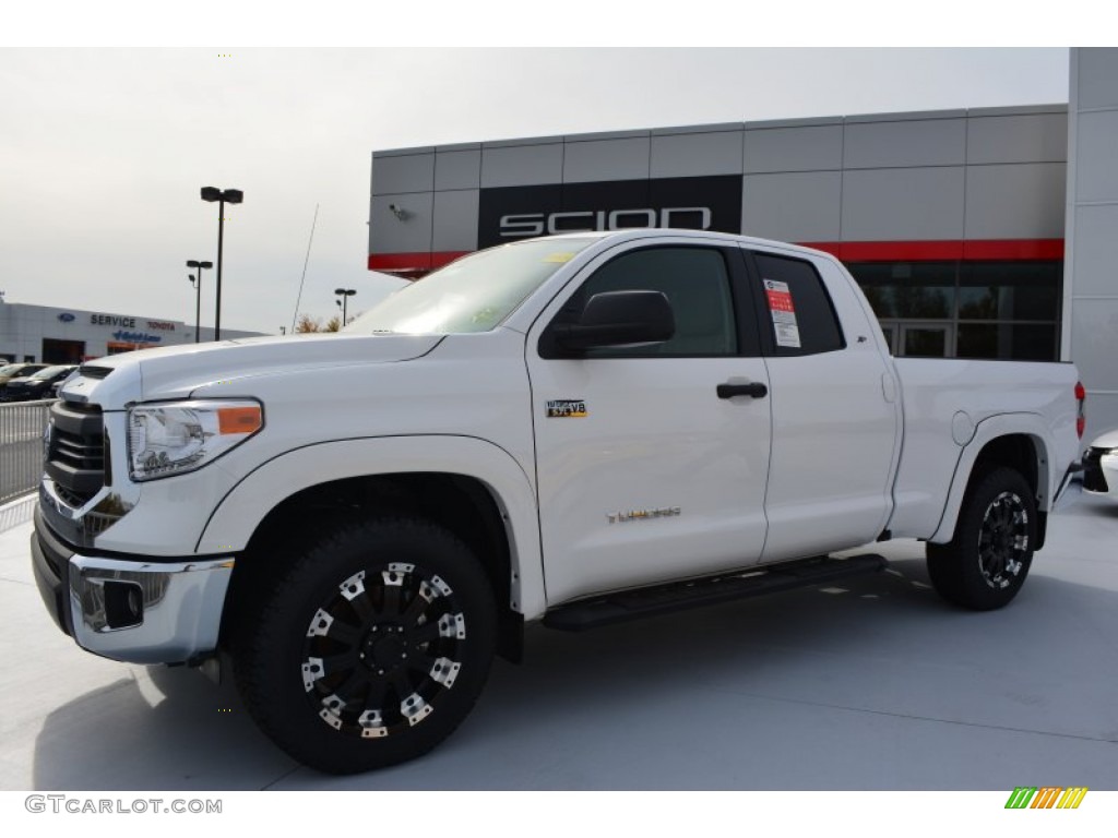 2015 Tundra SR5 Double Cab 4x4 - Super White / Sand Beige photo #3