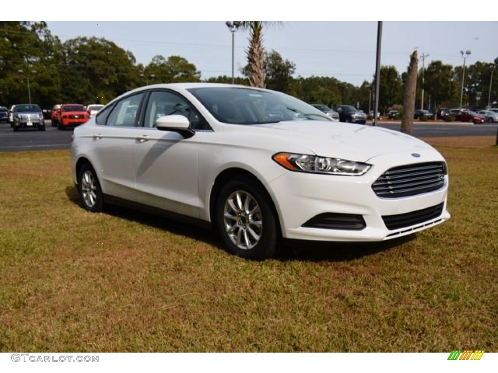 2015 Fusion S - Oxford White / Earth Gray photo #3