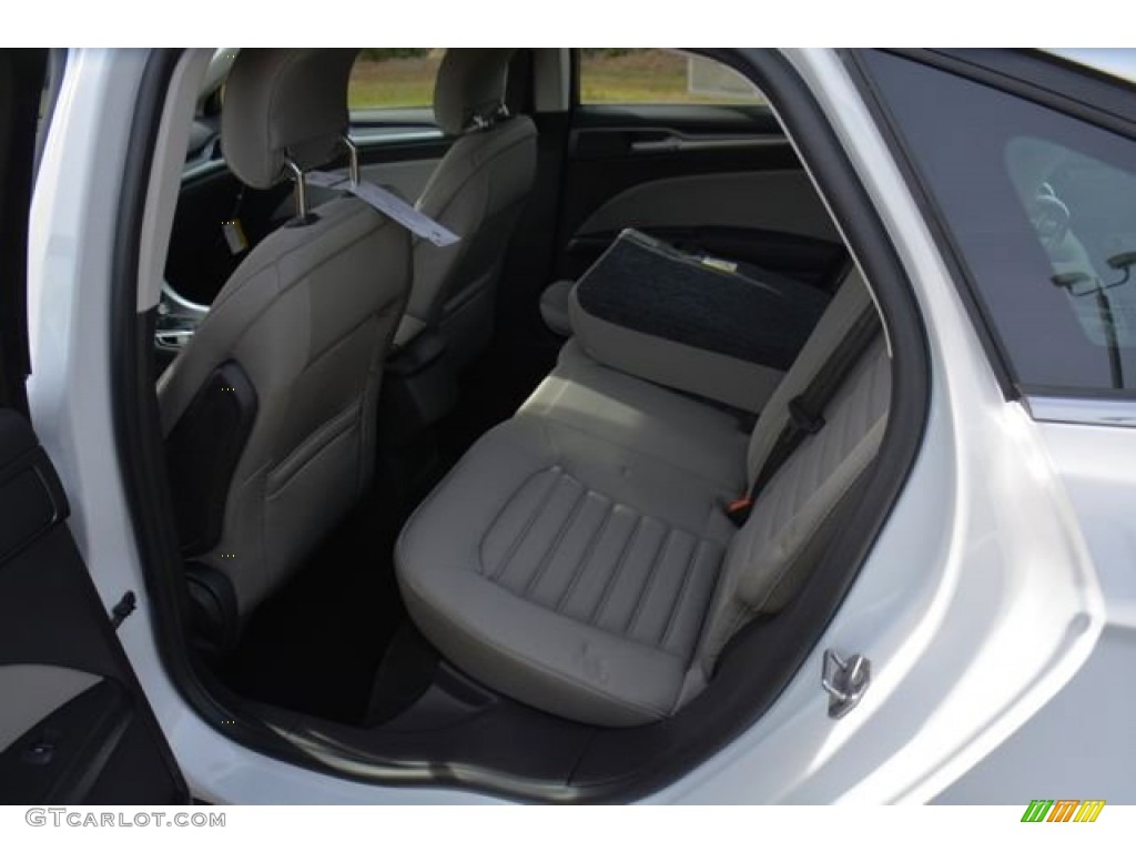 2015 Fusion S - Oxford White / Earth Gray photo #11