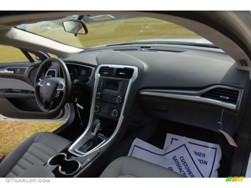 2015 Fusion S - Oxford White / Earth Gray photo #15