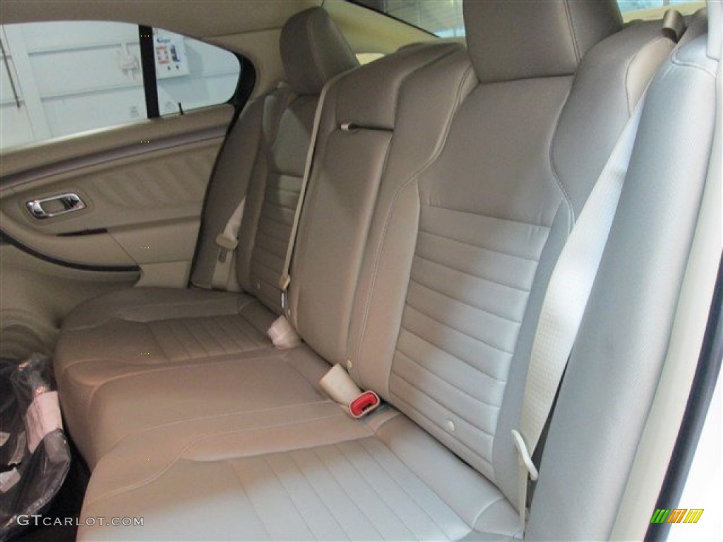 2015 Taurus SE - Oxford White / Dune photo #10