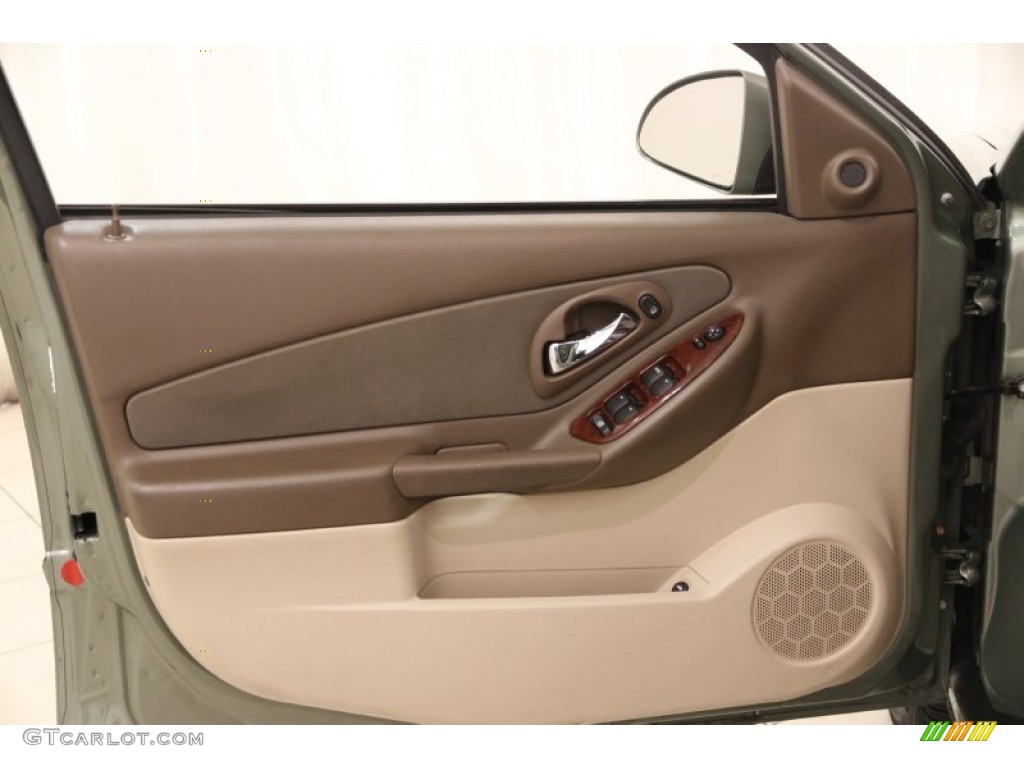 2006 Chevrolet Malibu LT V6 Sedan Cashmere Beige Door Panel Photo #98868971