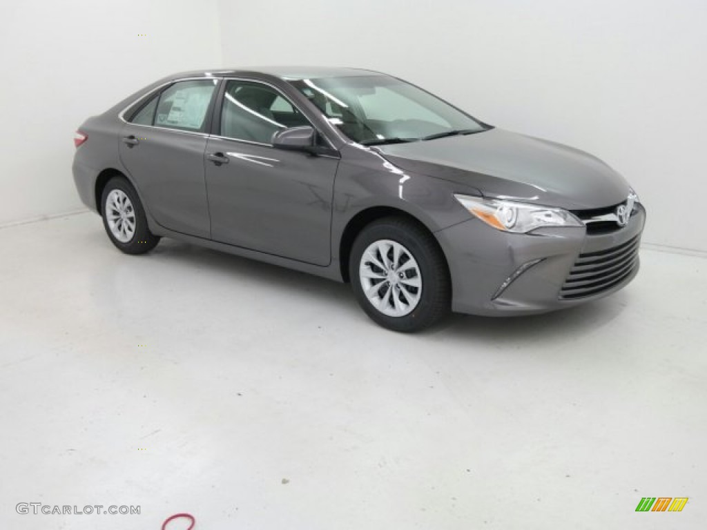 2015 Camry LE - Predawn Gray Mica / Ash photo #4