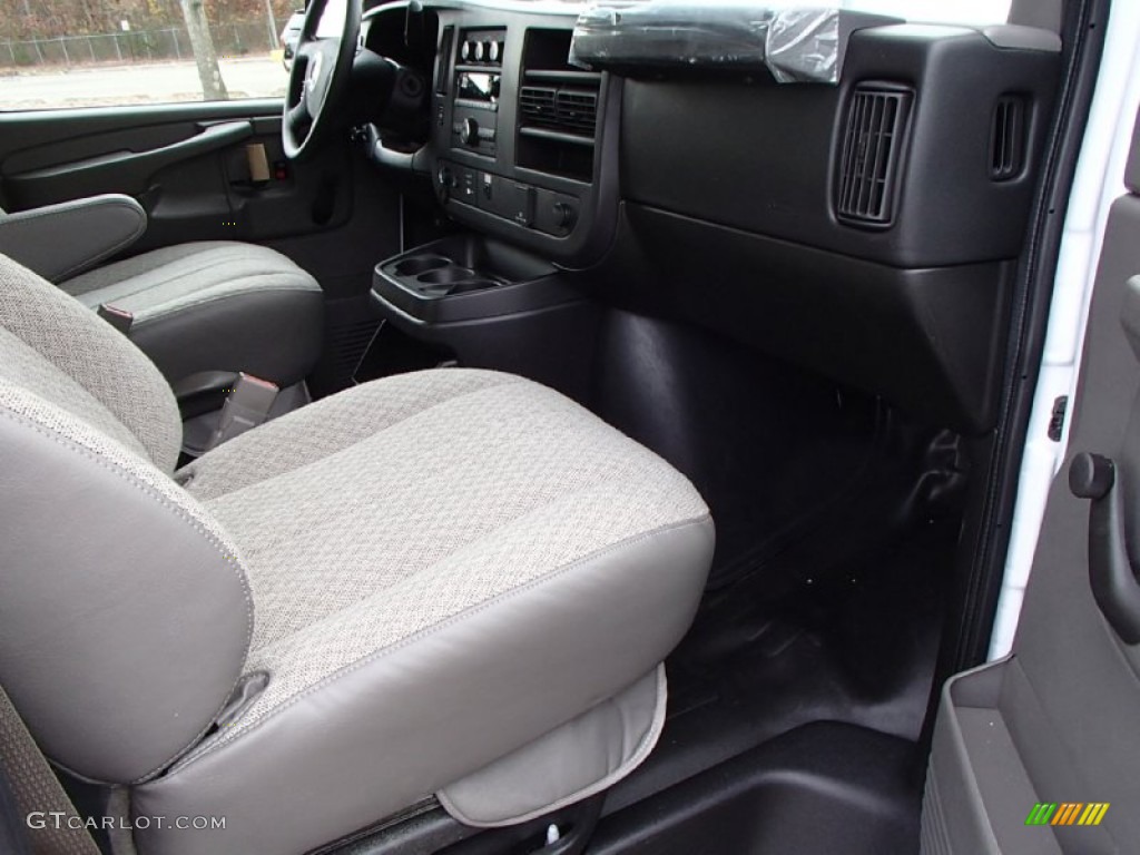 Medium Pewter Interior 2015 Chevrolet Express Cutaway 3500 Moving Van Photo #98881517