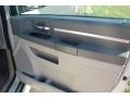 Stone White - Grand Caravan SE Photo No. 32