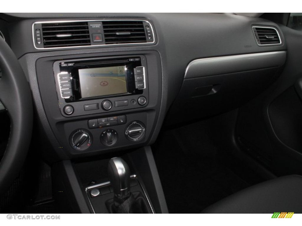 2015 Volkswagen Jetta SE Sedan Titan Black Dashboard Photo #98885947