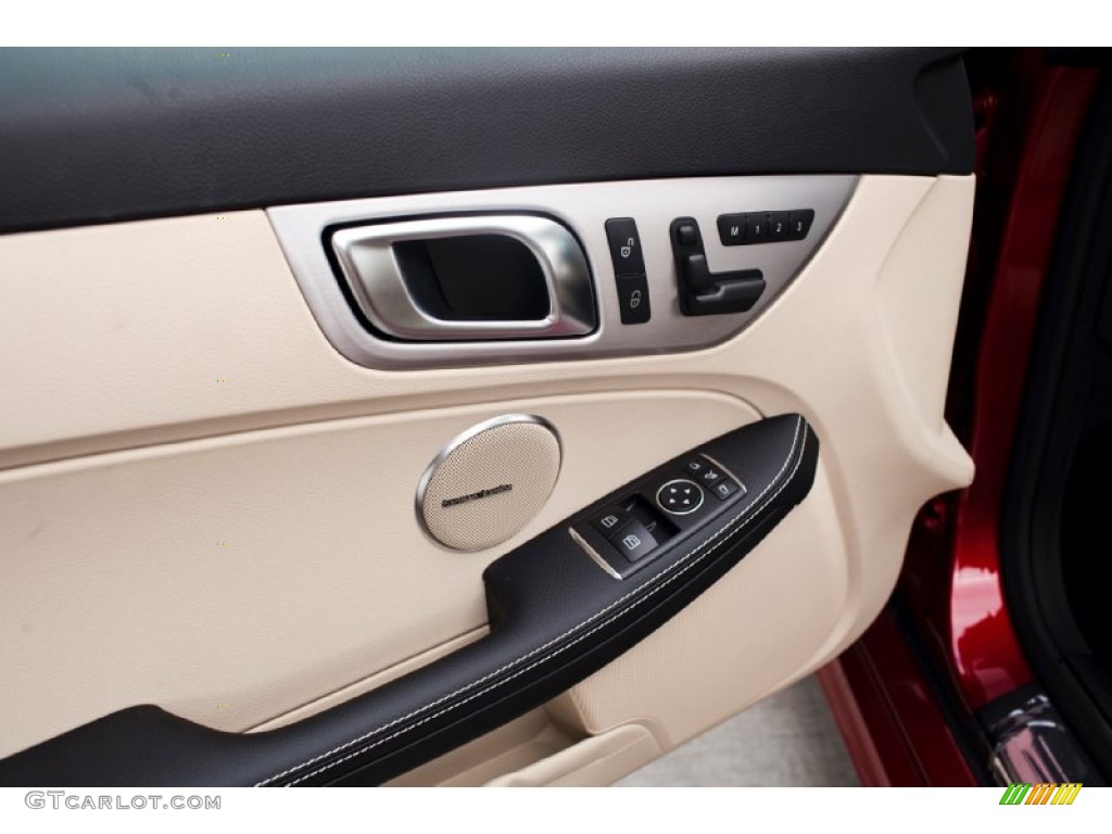 2015 Mercedes-Benz SLK 250 Roadster Sahara Beige Door Panel Photo #98901985