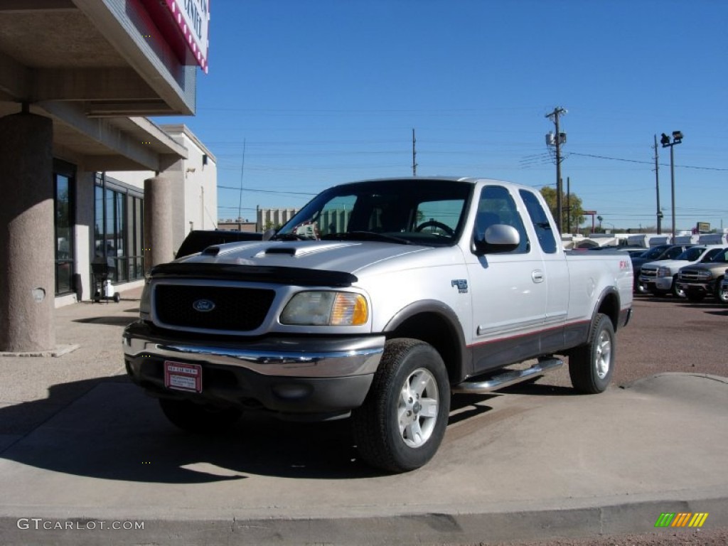 2002 F150 XLT SuperCab 4x4 - Silver Metallic / Dark Graphite photo #14