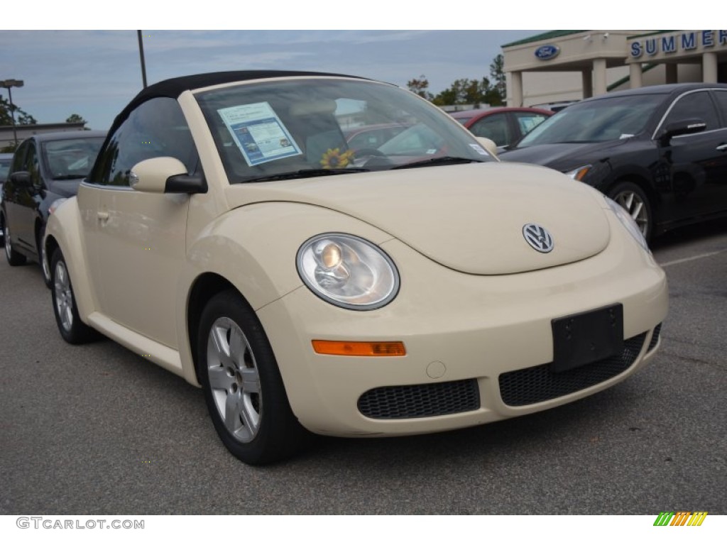 2007 New Beetle 2.5 Convertible - Harvest Moon Beige / Cream photo #1