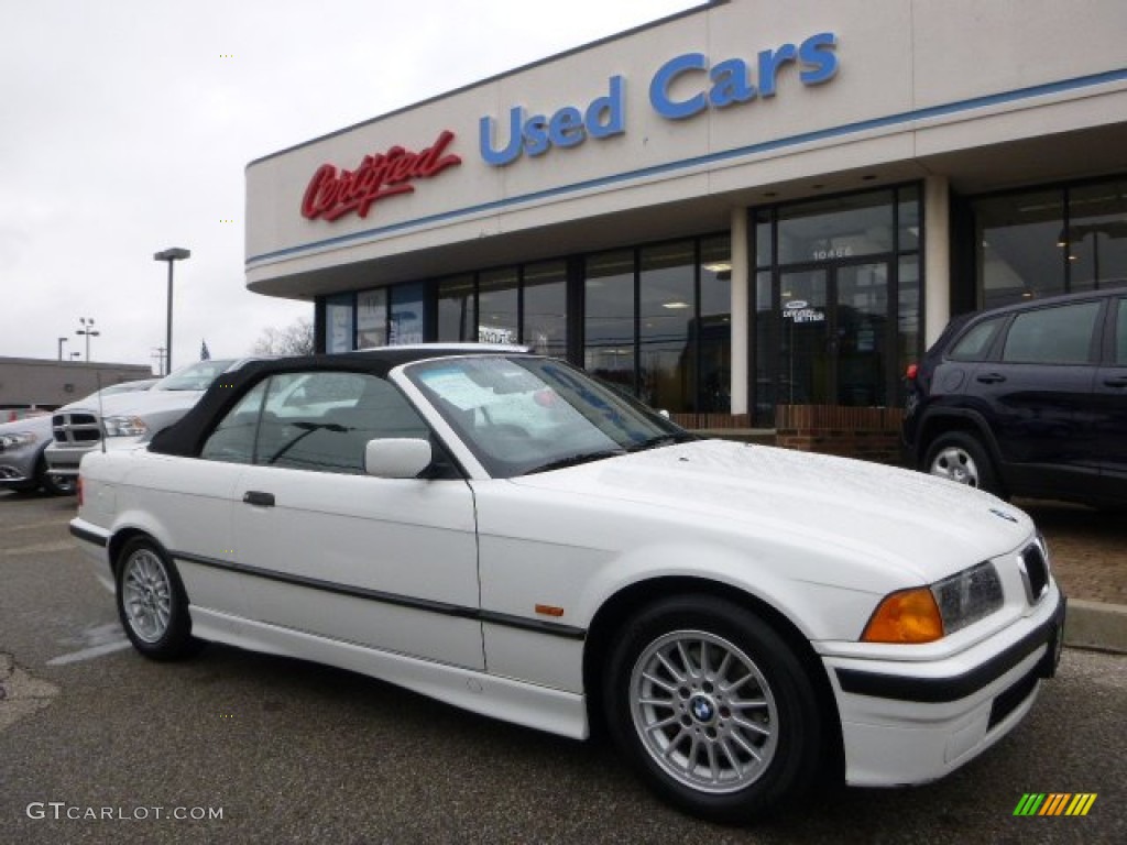Alpine White III BMW 3 Series