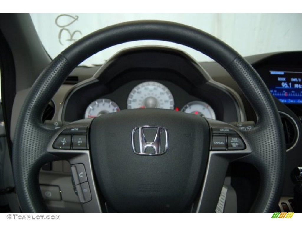 2015 Pilot LX - Alabaster Silver Metallic / Gray photo #16