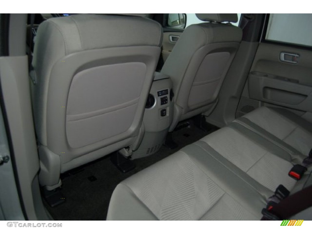 2015 Pilot LX - Alabaster Silver Metallic / Gray photo #20