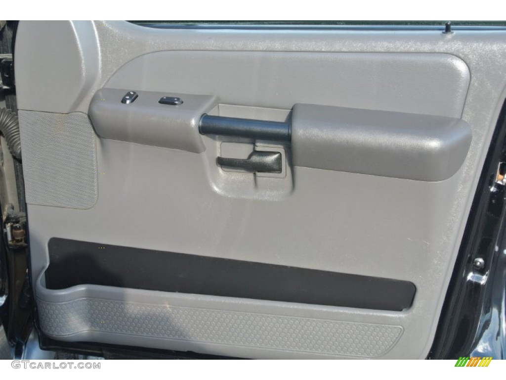 2005 Explorer Sport Trac XLT 4x4 - Black Clearcoat / Medium Dark Flint photo #23