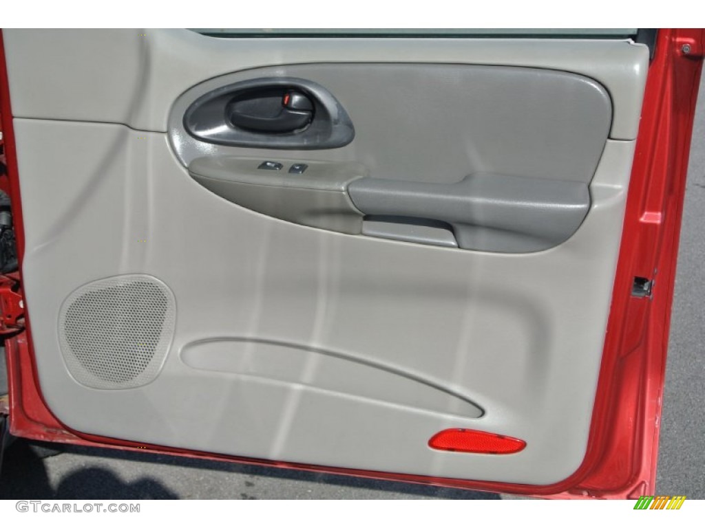 2004 TrailBlazer LS - Majestic Red Metallic / Medium Pewter photo #21