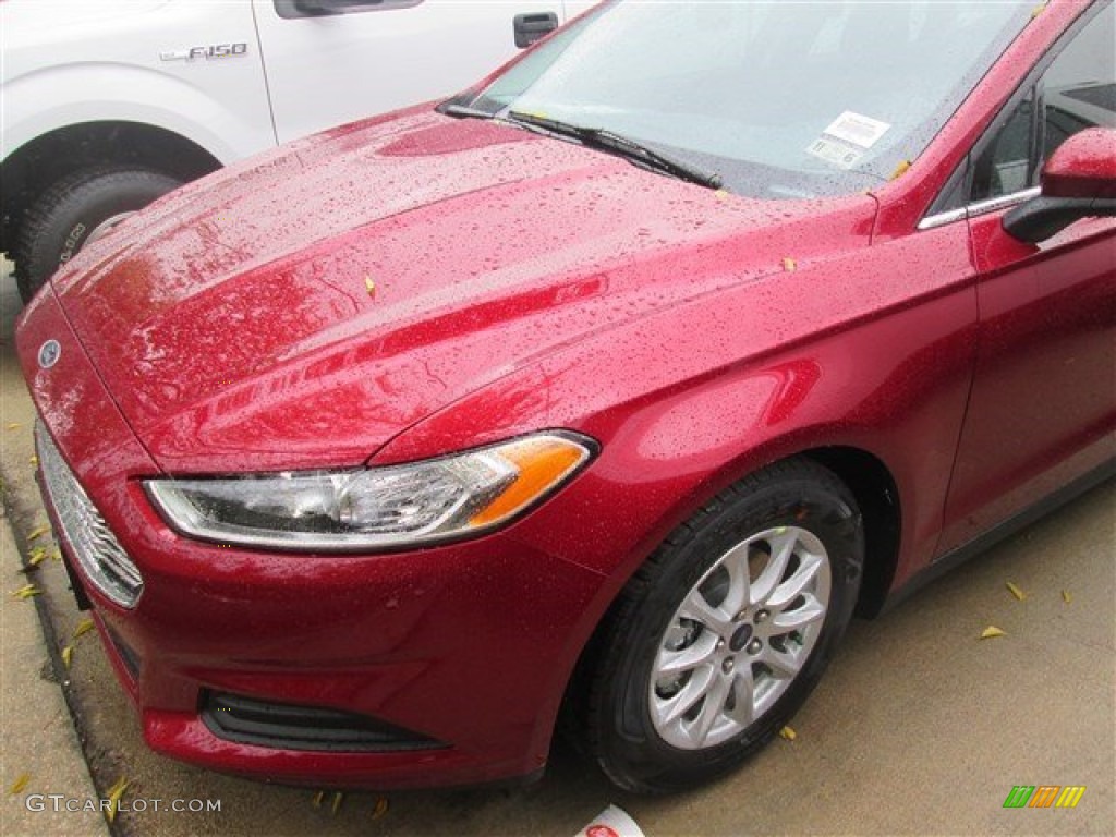 2015 Fusion S - Ruby Red Metallic / Earth Gray photo #5