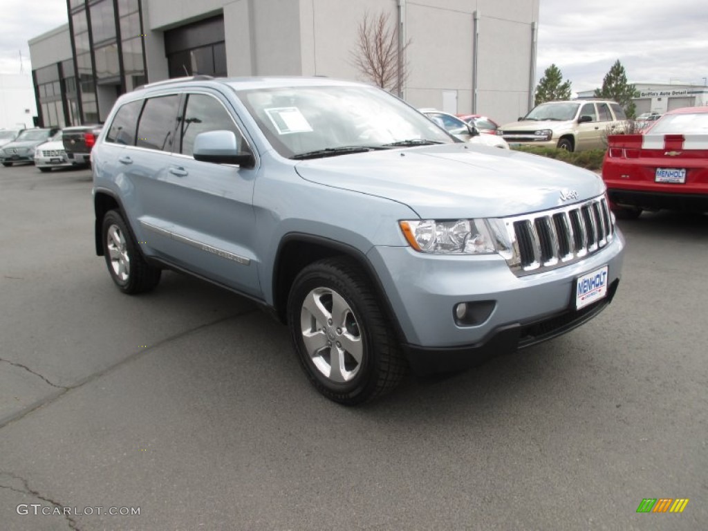 2012 Grand Cherokee Laredo 4x4 - Winter Chill / Dark Graystone/Medium Graystone photo #1