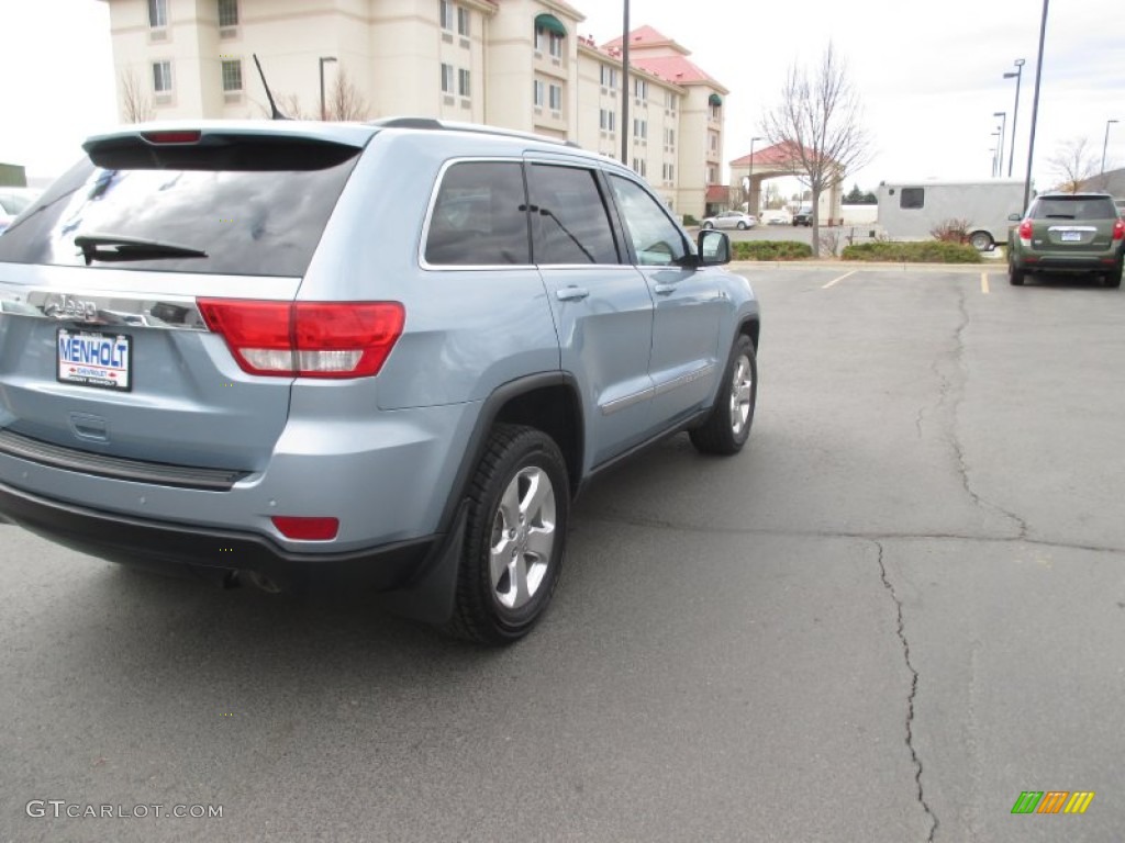 2012 Grand Cherokee Laredo 4x4 - Winter Chill / Dark Graystone/Medium Graystone photo #7