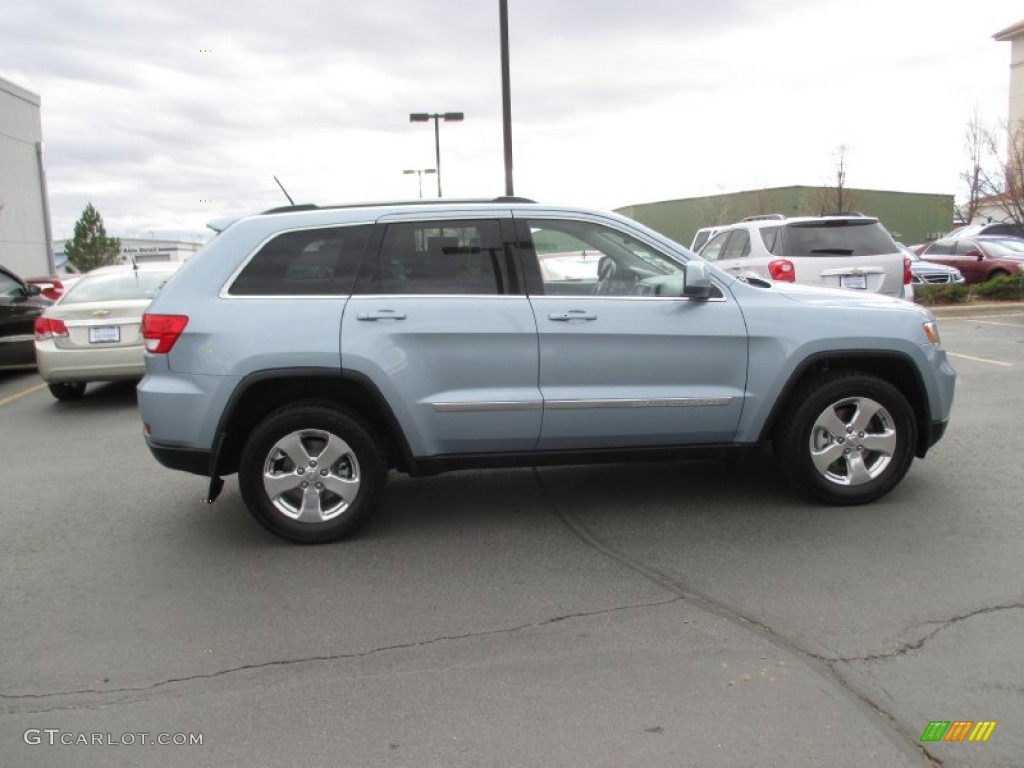 2012 Grand Cherokee Laredo 4x4 - Winter Chill / Dark Graystone/Medium Graystone photo #11