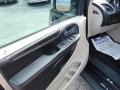 2011 Blackberry Pearl Chrysler Town & Country Touring  photo #15