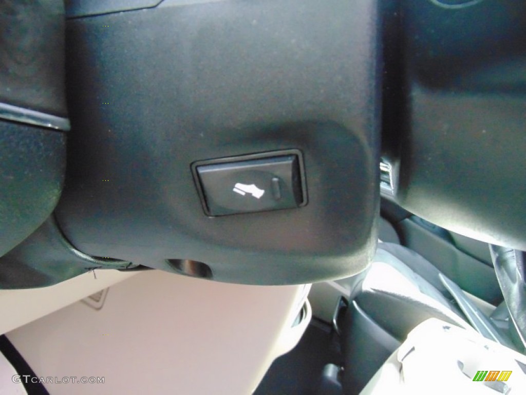 2011 Town & Country Touring - Blackberry Pearl / Black/Light Graystone photo #25
