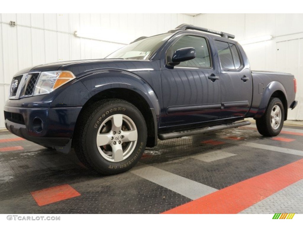 2007 Frontier LE Crew Cab 4x4 - Majestic Blue / Steel photo #2