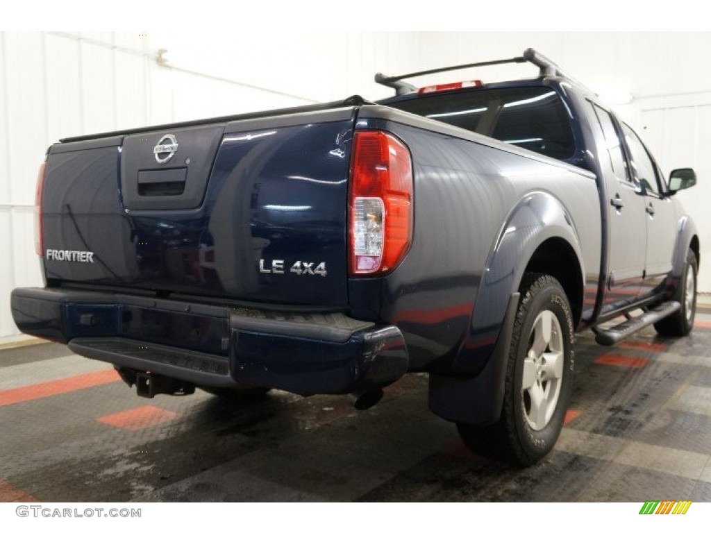 2007 Frontier LE Crew Cab 4x4 - Majestic Blue / Steel photo #8