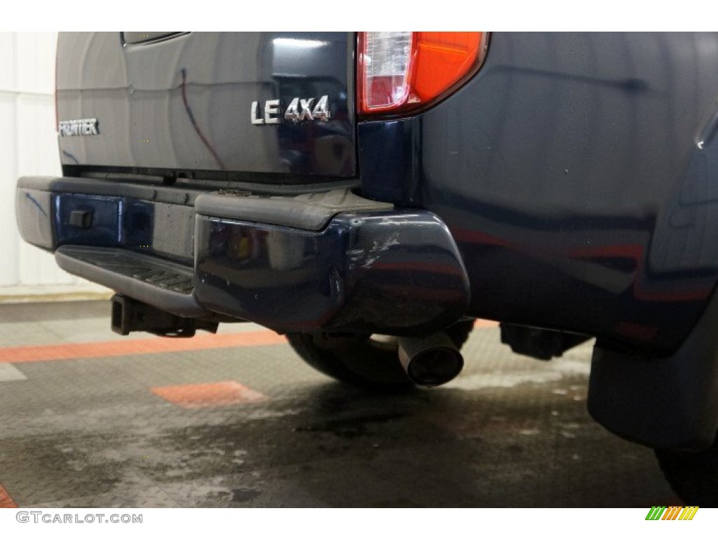 2007 Frontier LE Crew Cab 4x4 - Majestic Blue / Steel photo #51