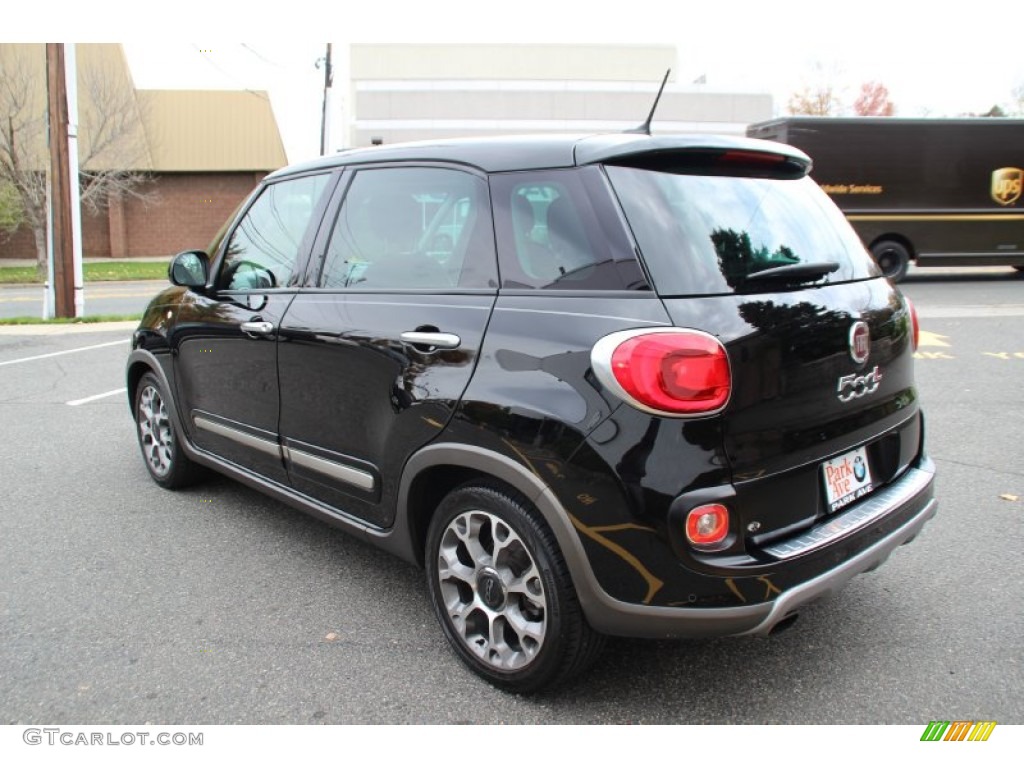 2014 500L Trekking - Nero (Black) / Black/Marrone (Black/Brown) photo #5