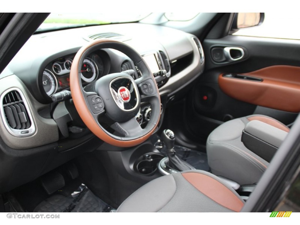2014 500L Trekking - Nero (Black) / Black/Marrone (Black/Brown) photo #11