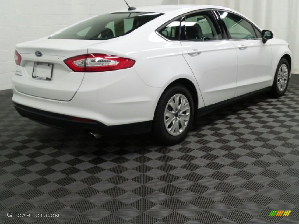 2013 Fusion S - Oxford White / Earth Gray photo #32