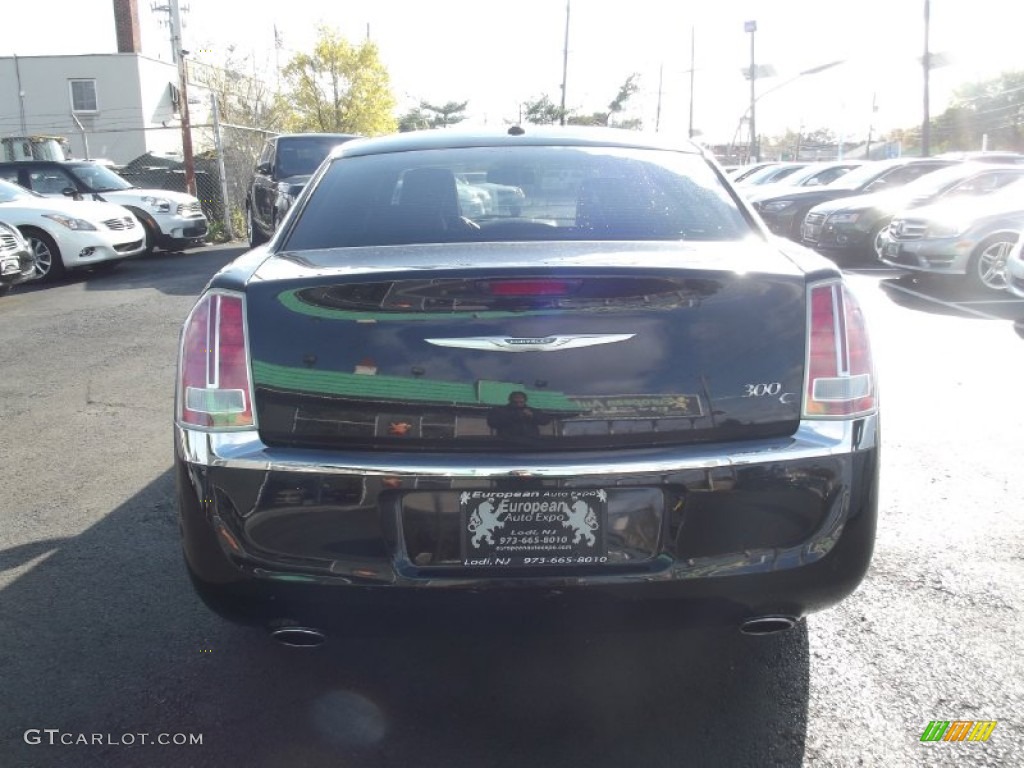 2013 Phantom Black Tri Coat Pearl Chrysler 300 C 98930542