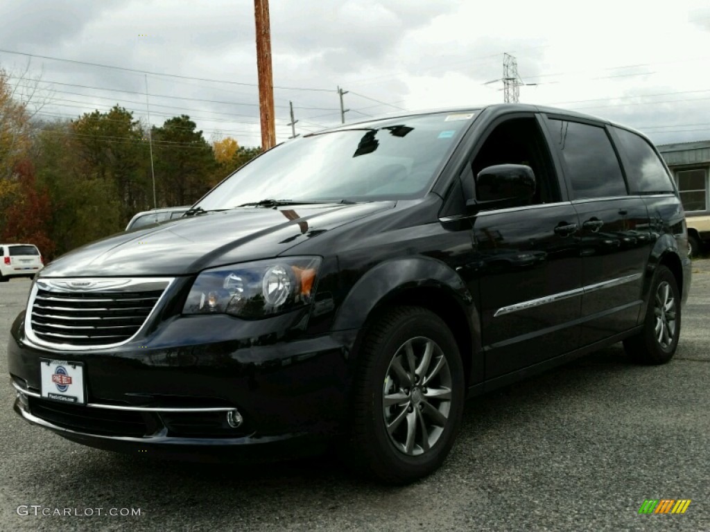 2015 Town & Country S - Brilliant Black Crystal Pearl / S Black photo #1