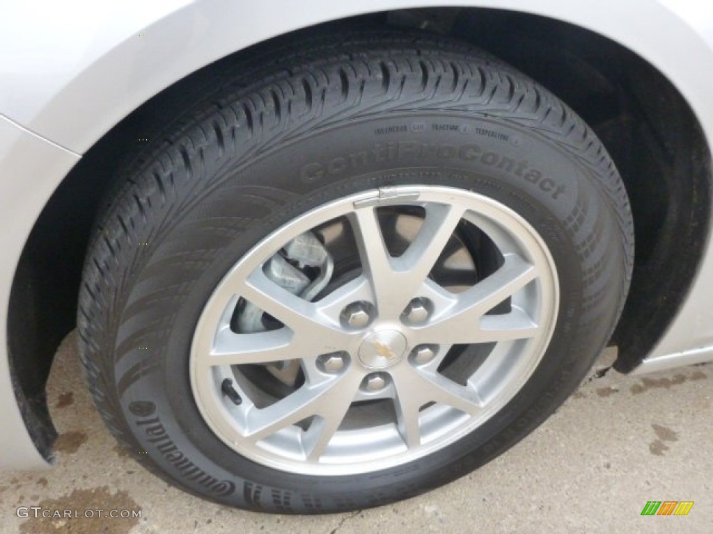 2014 Chevrolet Malibu LS Wheel Photos