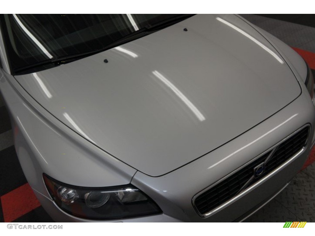 2006 V50 T5 AWD - Silver Metallic / Off Black photo #39