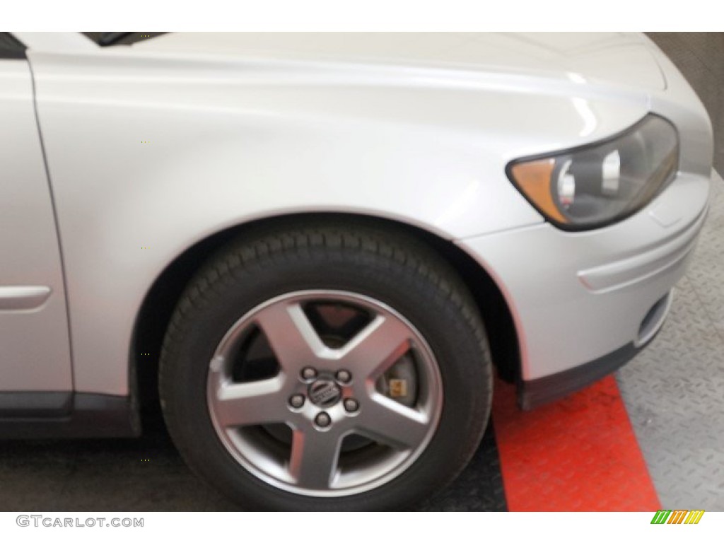 2006 V50 T5 AWD - Silver Metallic / Off Black photo #40