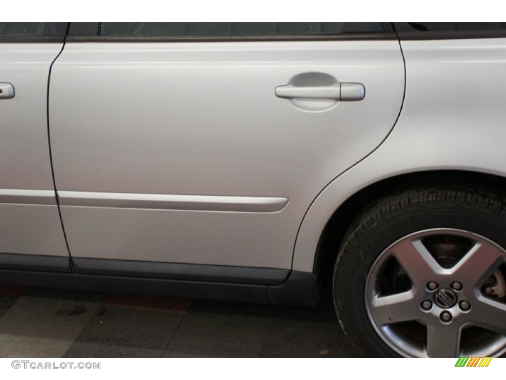 2006 V50 T5 AWD - Silver Metallic / Off Black photo #53
