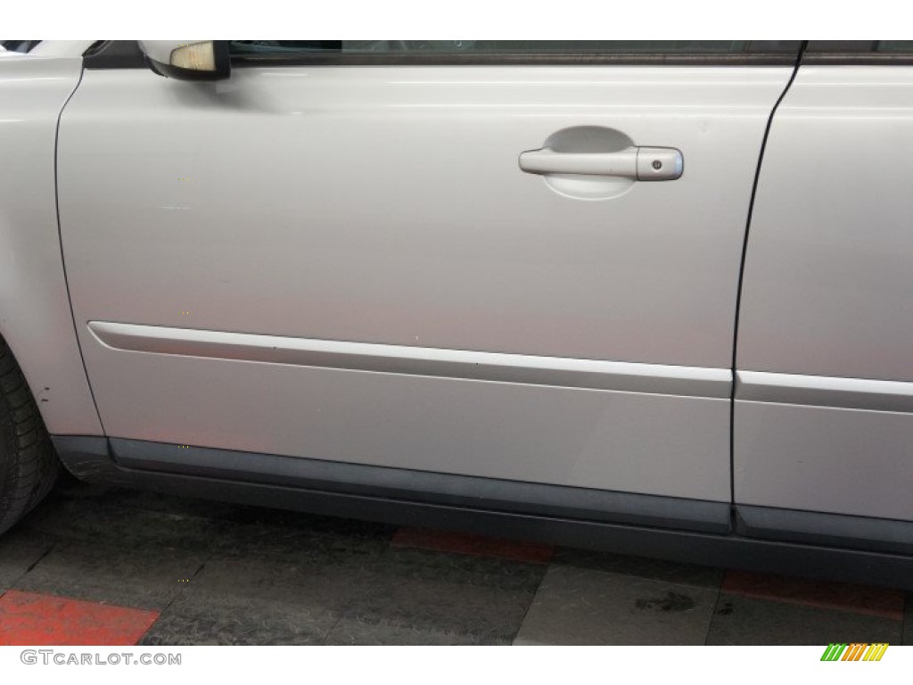 2006 V50 T5 AWD - Silver Metallic / Off Black photo #54