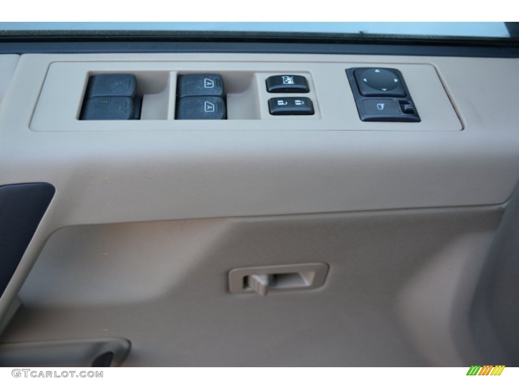 2012 Nissan Titan SV Crew Cab 4x4 Controls Photo #99011418