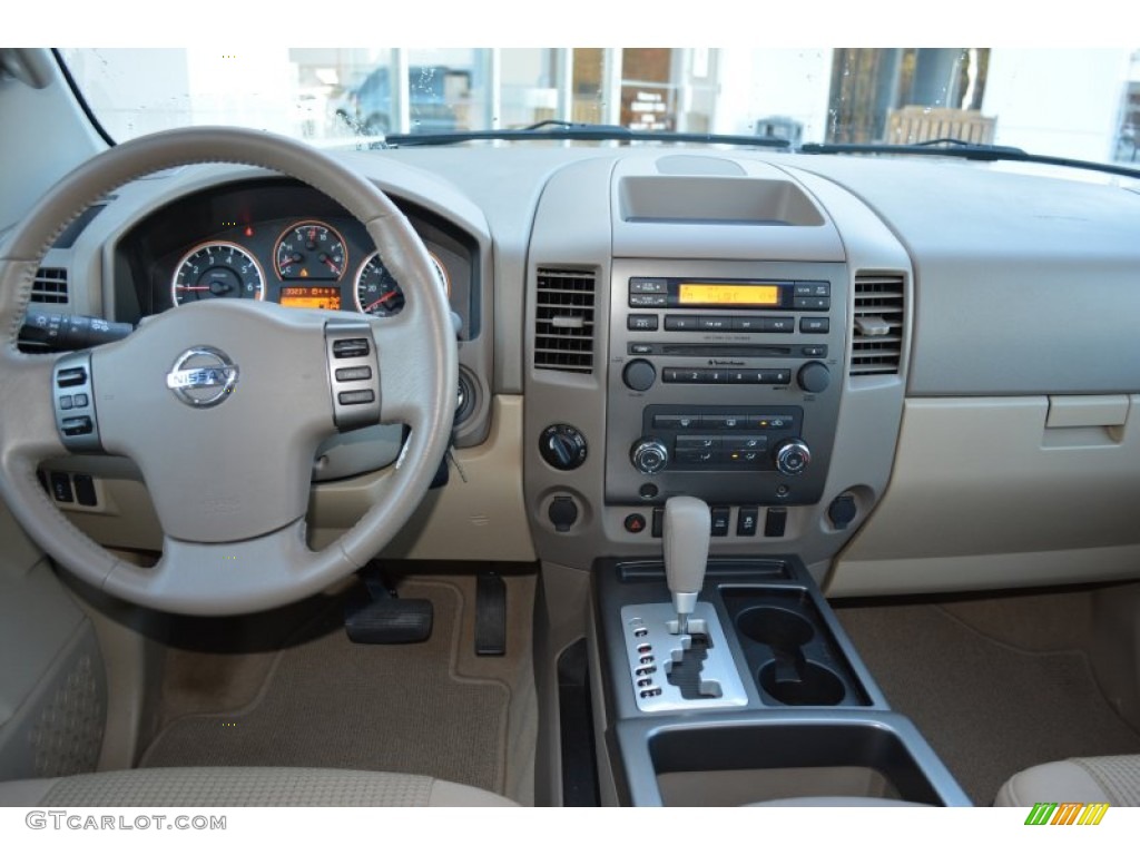 2012 Nissan Titan SV Crew Cab 4x4 Dashboard Photos
