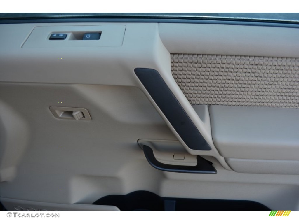 2012 Nissan Titan SV Crew Cab 4x4 Door Panel Photos