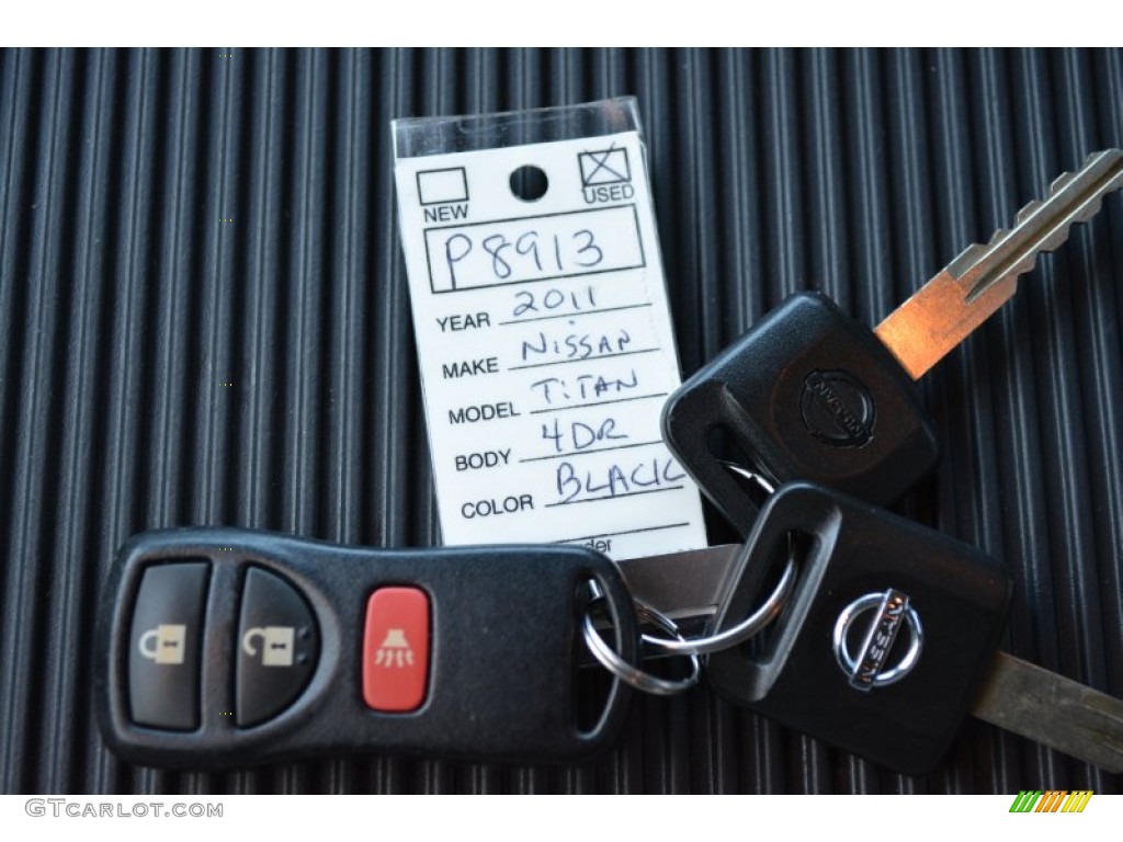 2012 Nissan Titan SV Crew Cab 4x4 Keys Photos