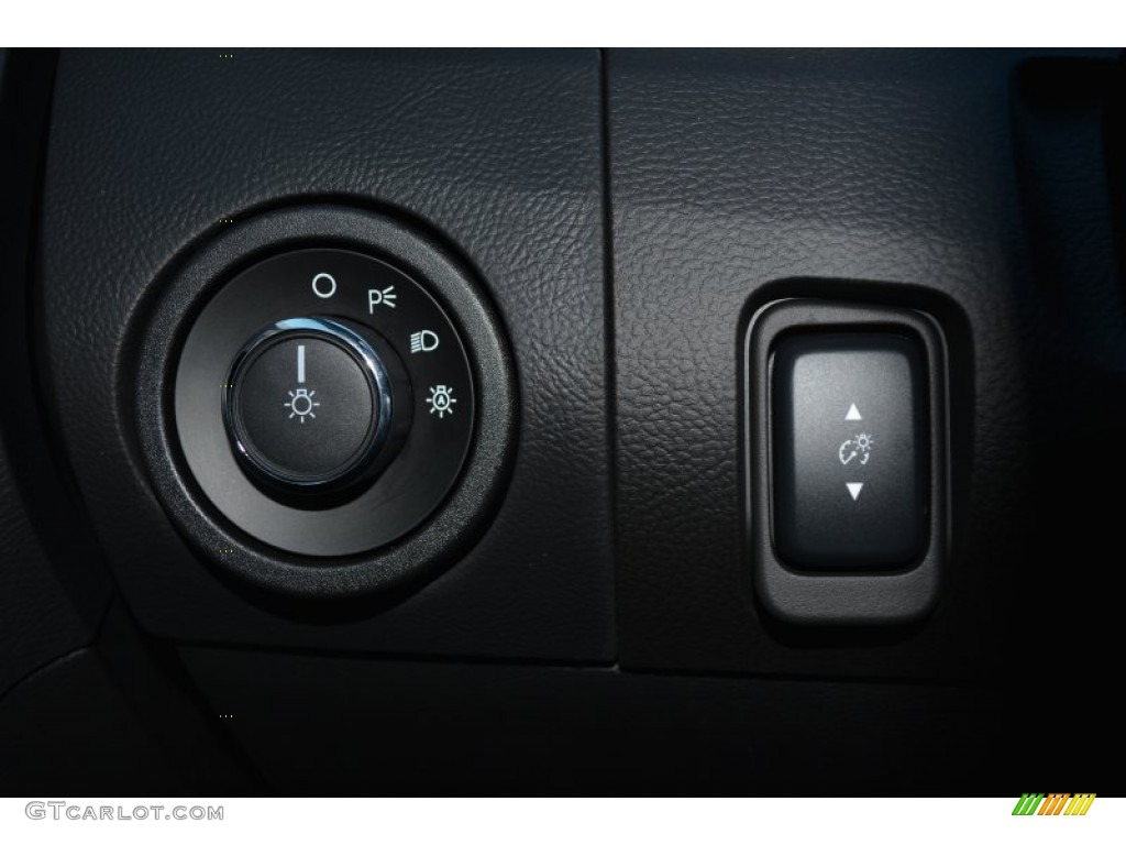 2015 Taurus SEL - Magnetic Metallic / Charcoal Black photo #18