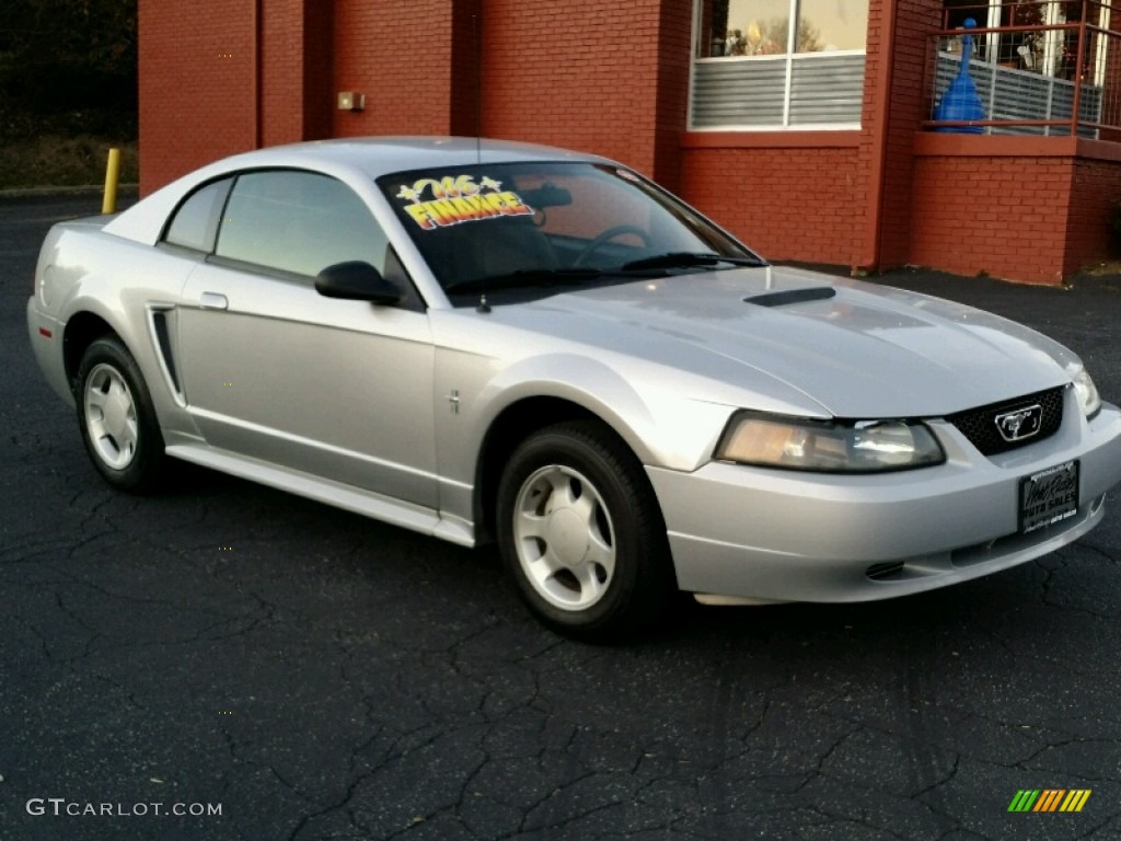 2000 Mustang V6 Coupe - Silver Metallic / Dark Charcoal photo #8